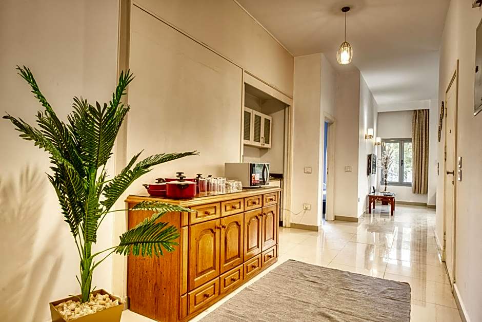 Spacious Garden Duplex near JW Marriott