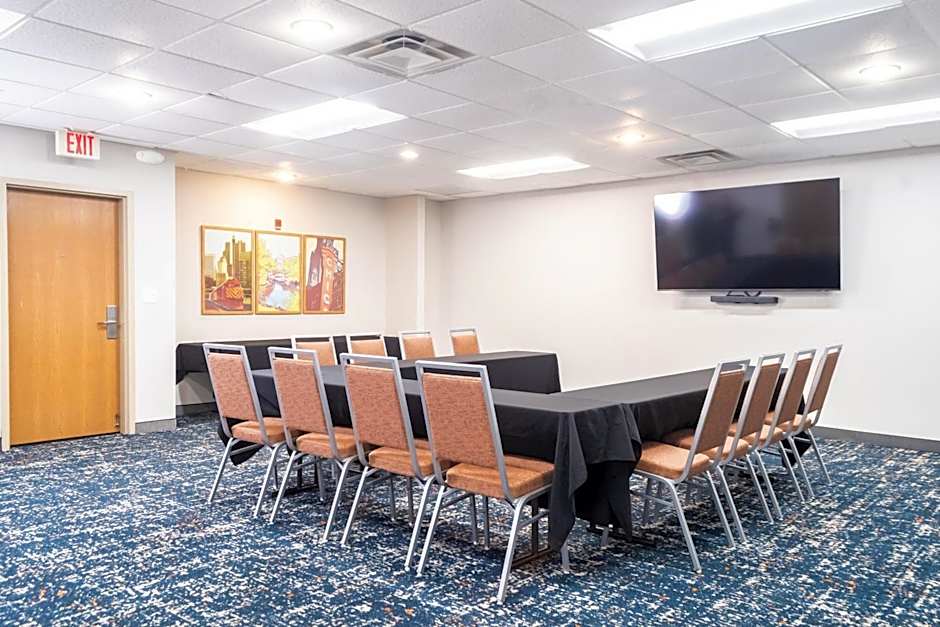 Hampton Inn & Suites Addison