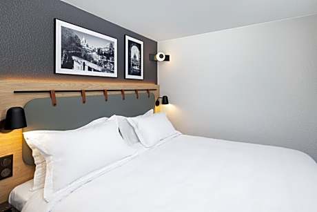 Superior Room - 1 King Bed