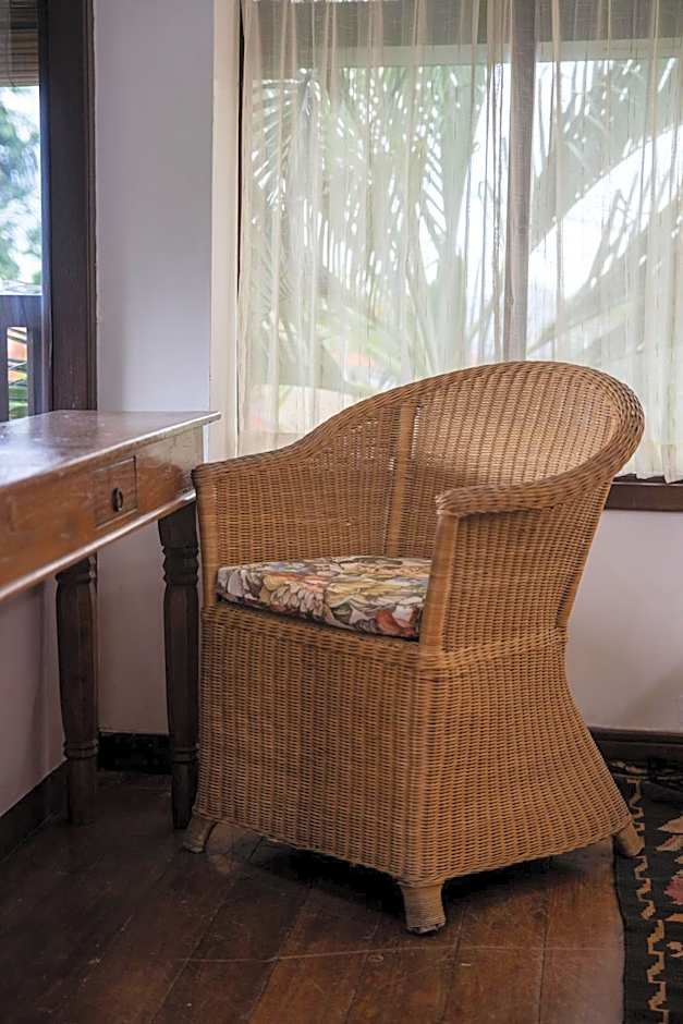 Spacious rustic Balinese villa with large pool