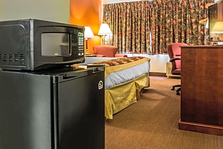 1 King Bed, Nonsmoking