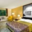 Super 8 by Wyndham Waldorf
