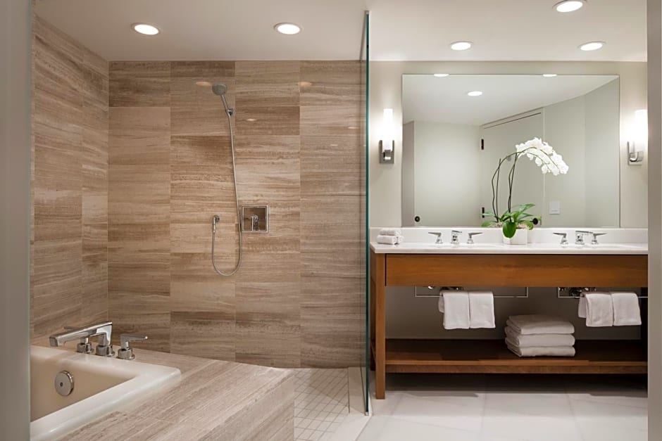 The Ritz-Carlton Residences, Waikiki Beach Hotel