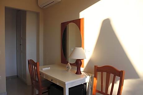 Triple Room with Garden View