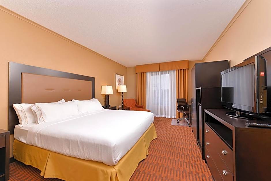 Holiday Inn Express Breezewood By IHG