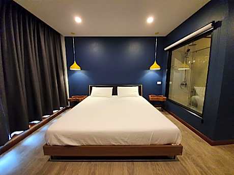 Superior River View Room with King Bed