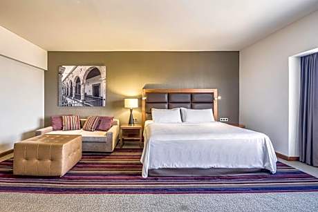 King Junior Suite