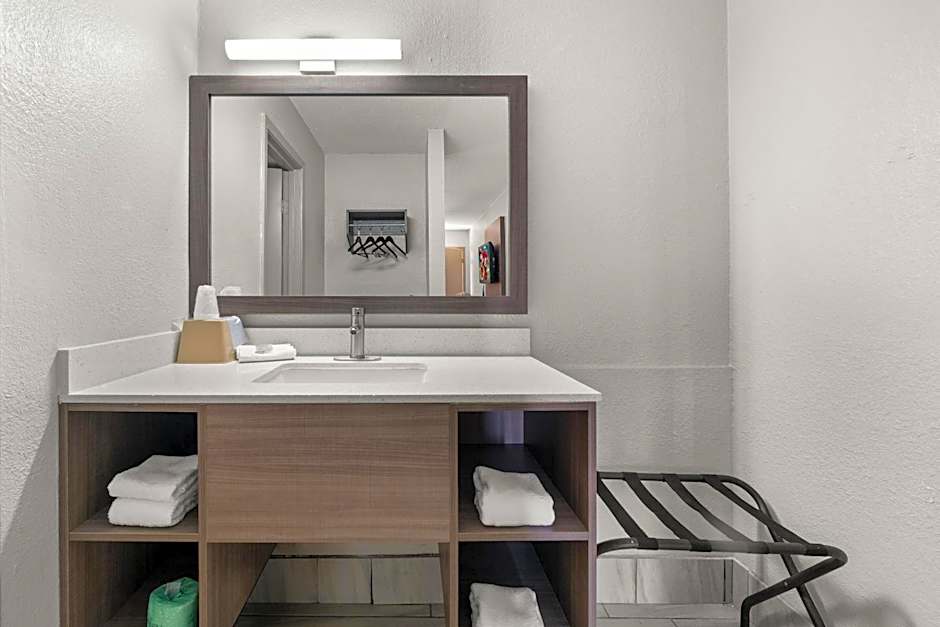 Red Roof Inn Memphis - Graceland/ Airport