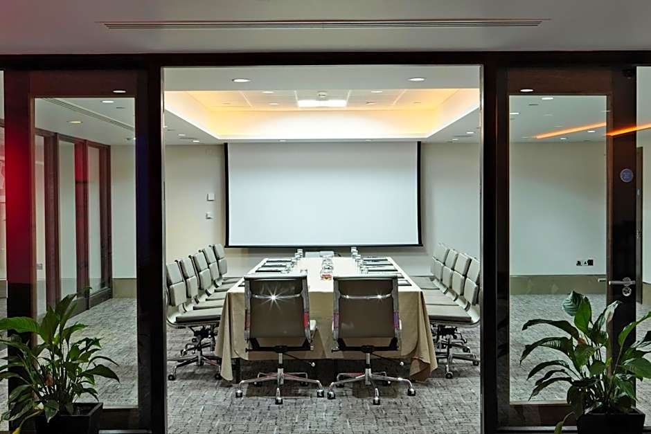 Leonardo Royal London Tower Bridge