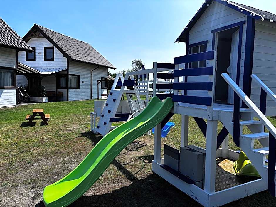 Białe Domki Mrzeżyno