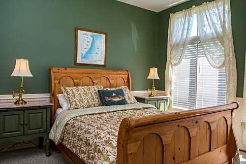 Colonial Inn