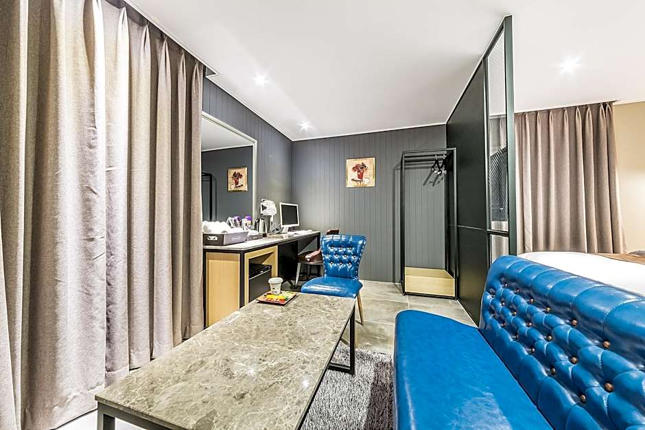 Docking Hotel