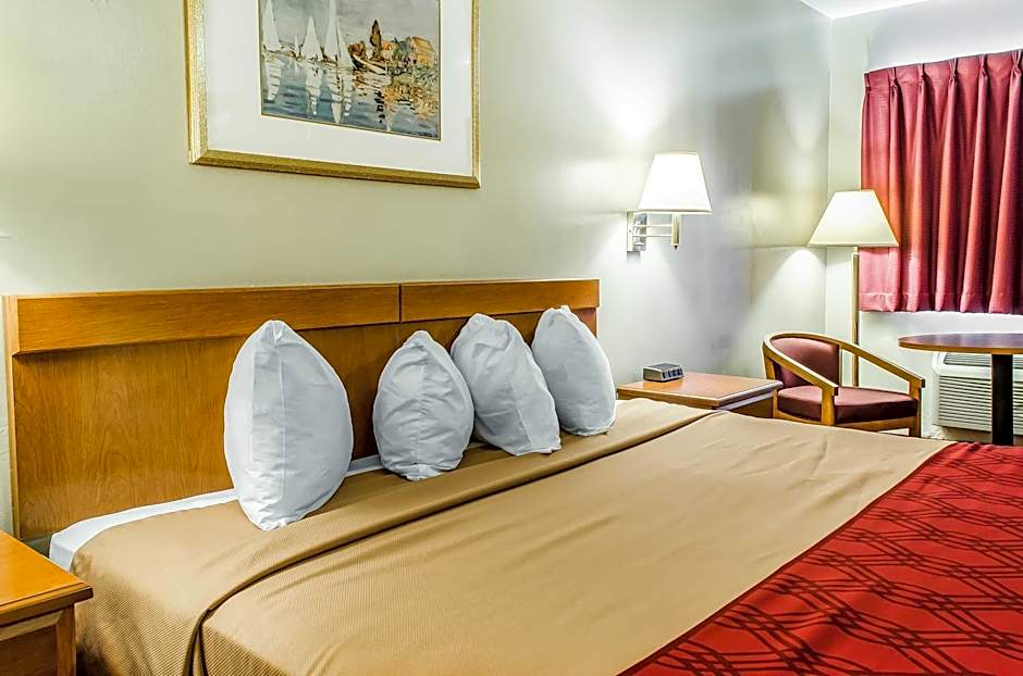 Econo Lodge Northeast