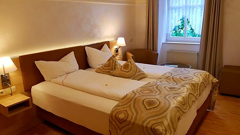 Photo 1 of 33 of Double Room