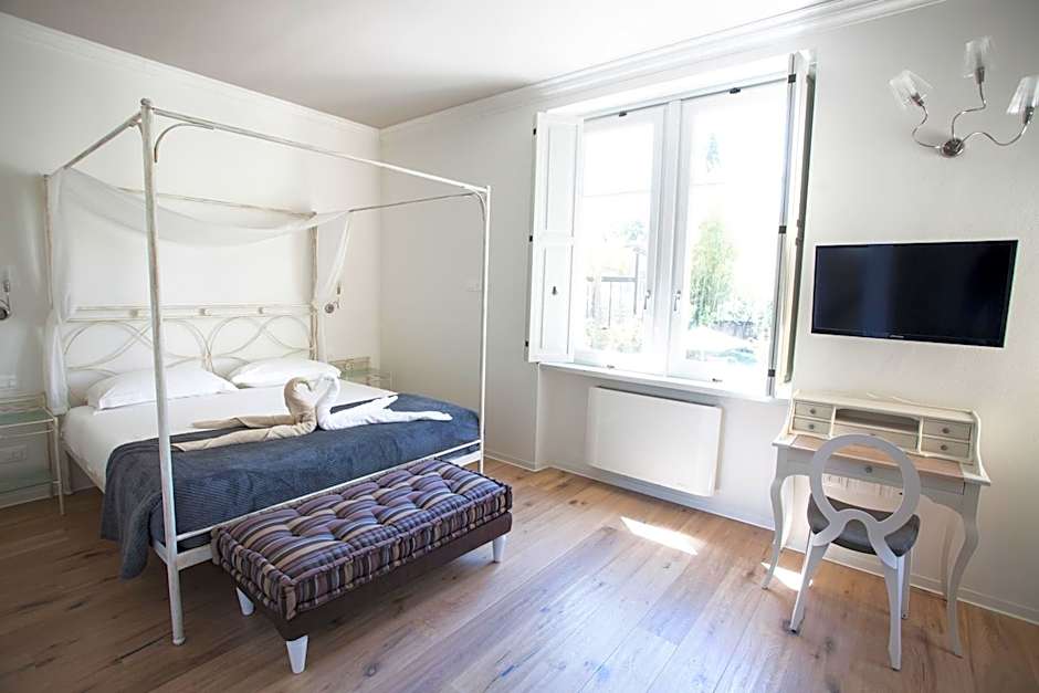 Villa Italia Luxury Suites and Apartments