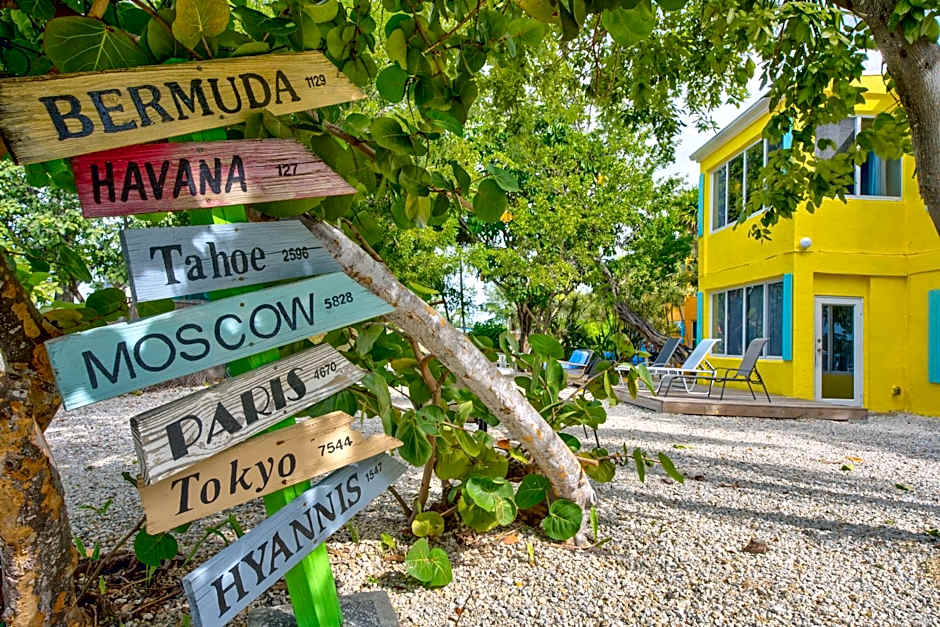 Captain Pip's Marina & Hideaway