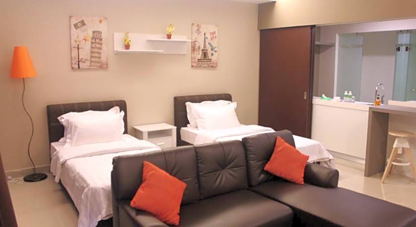 De Houz Guesthouse @ Setia Alam Trefoil