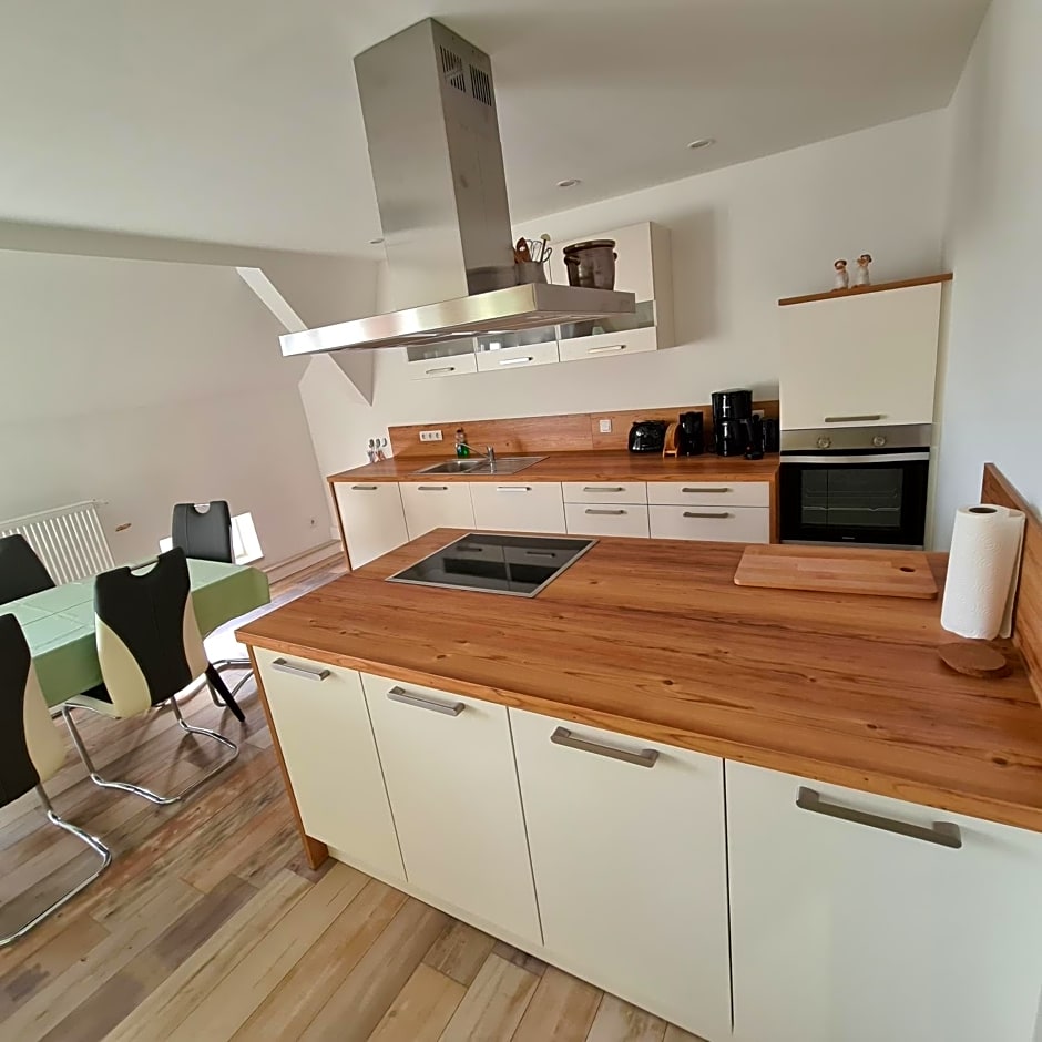 Gästezimmer Treuen - Bed & Breakfast