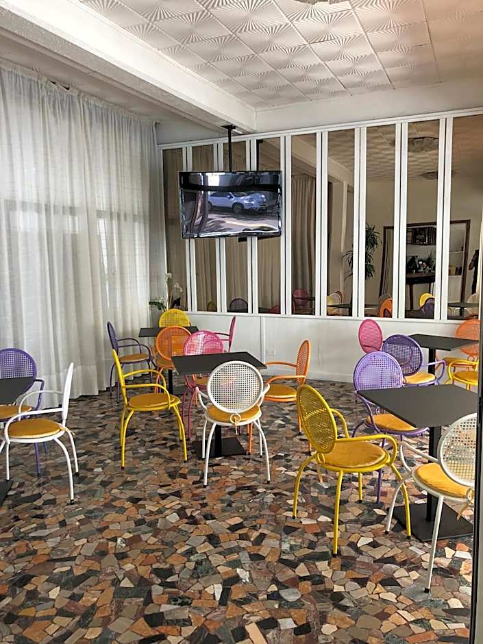 Hotel Marlisa Pier