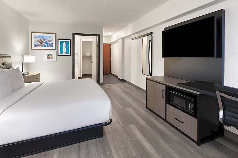 Holiday Inn Express And Suites Washington DC Noma By IHG