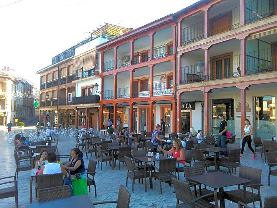 Hostal Ciempozuelos, familiar, cerca del Parque Warner y Madrid