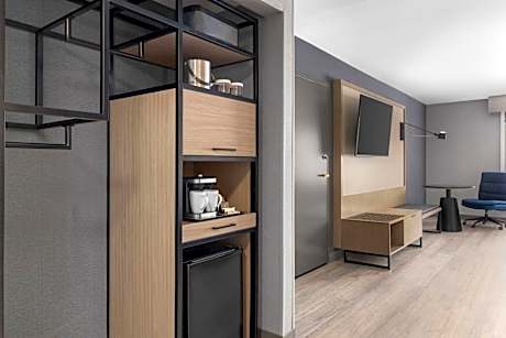 Deluxe Queen Room with Two Queen Beds