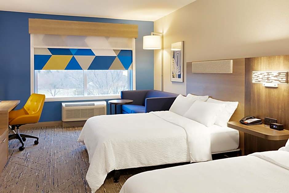 Holiday Inn Express Hotel & Suites Cincinnati-Blue Ash By IHG