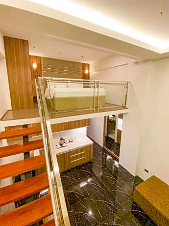 Loft Suite - Non-Smoking