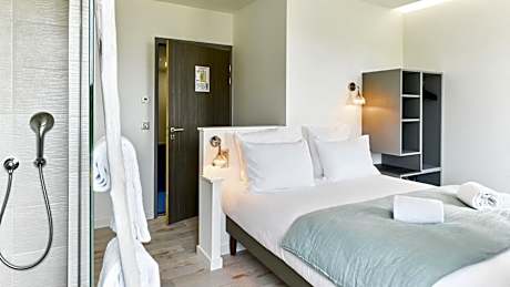 Double Room with Lateral Sea View