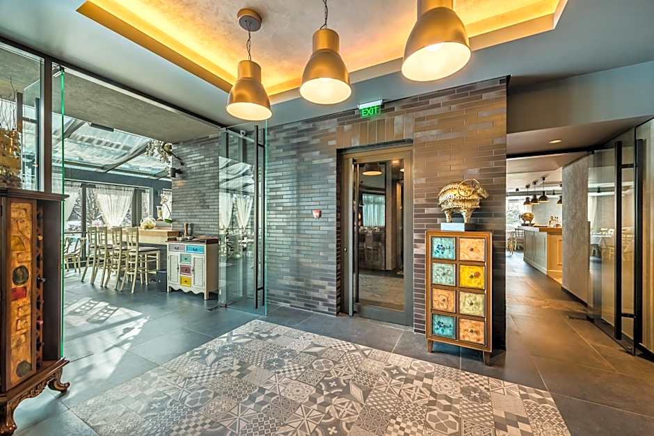 All Seasons Residence Design Hotel - Free parking