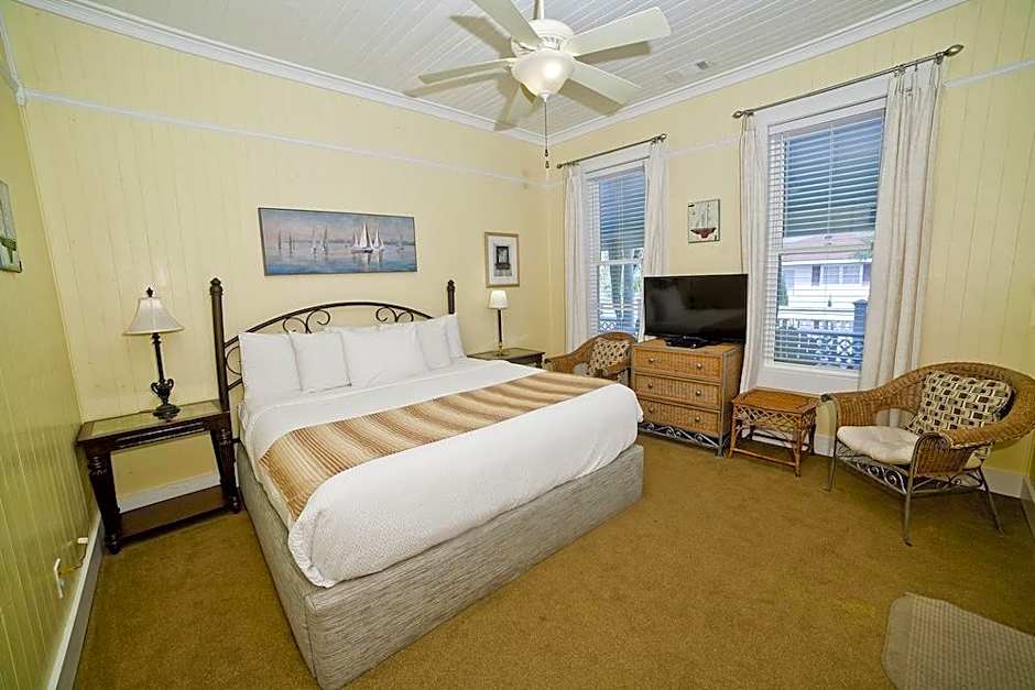 Georgianne Inn & Suites