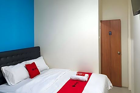 RedDoorz @ Mayjen Sungkono Surabaya