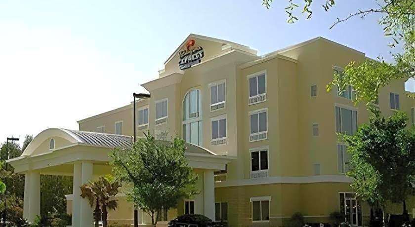 Holiday Inn Express Hotel & Suites Columbus By IHG
