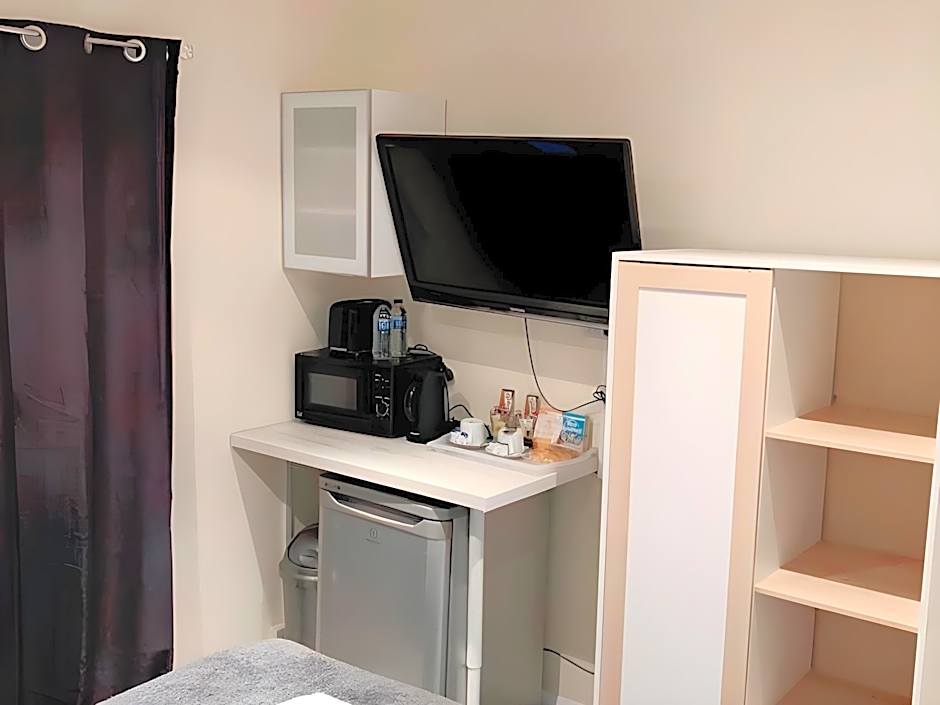 Photo 1 sur 3 de Double room-Deluxe-Shared Bathroom-Patio-DELUXE DOUBLE/TWIN