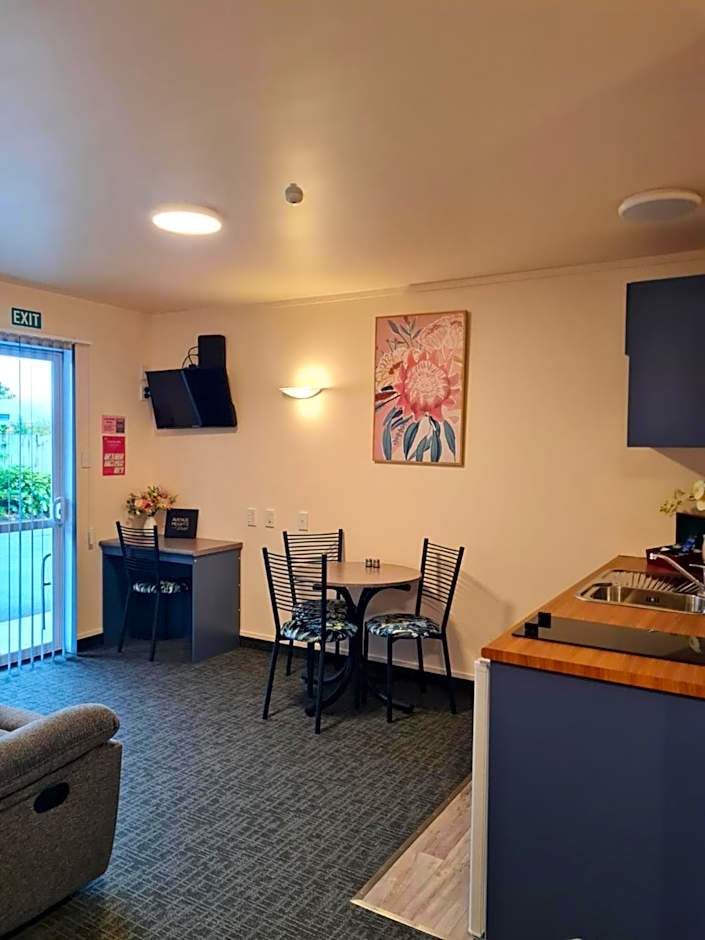 Avenue Heights Motel