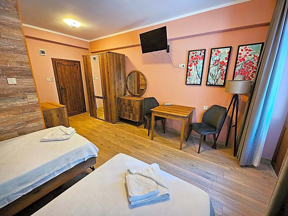 Alen Mak Forest Hotel