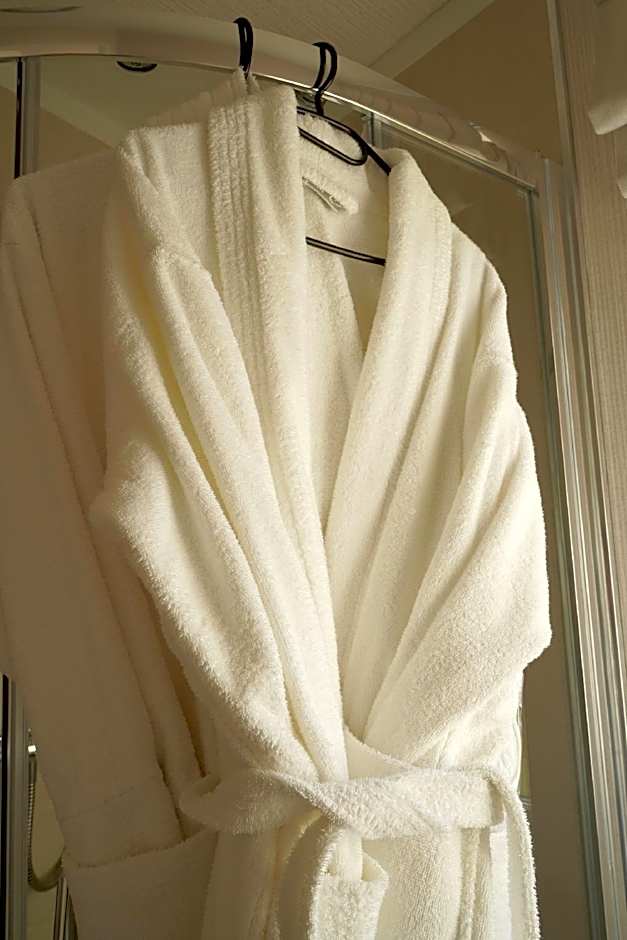 Hollicarrs - Bumblebee Lodge