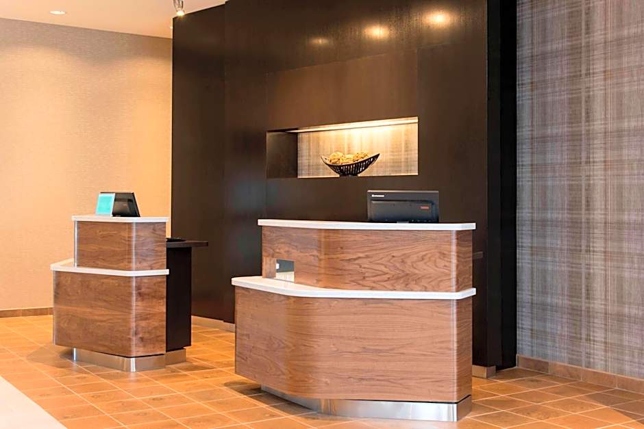 Courtyard by Marriott Holland Downtown