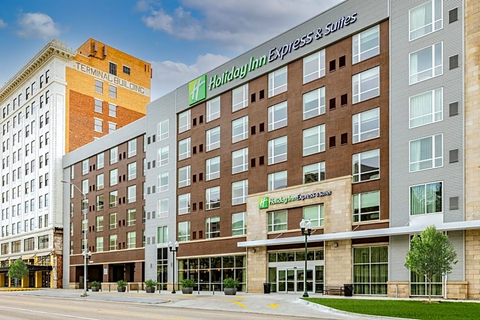 Holiday Inn Express & Suites - Lincoln Downtown By IHG