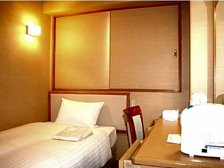 Single Room - Non-Smoking