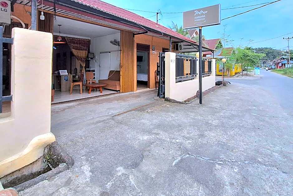 Handira Homestay Syariah Padang RedPartner