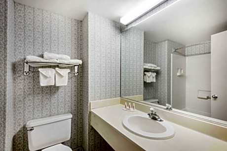 Days Inn by Wyndham Niantic Near Casinos