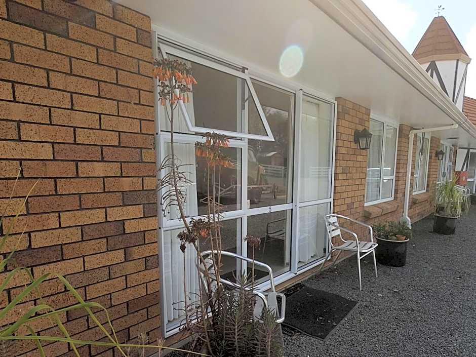 Castle Court Motel