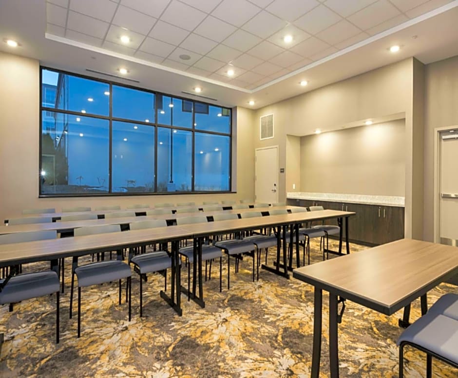 Hampton Inn By Hilton and Suites Minneapolis University Area, MN