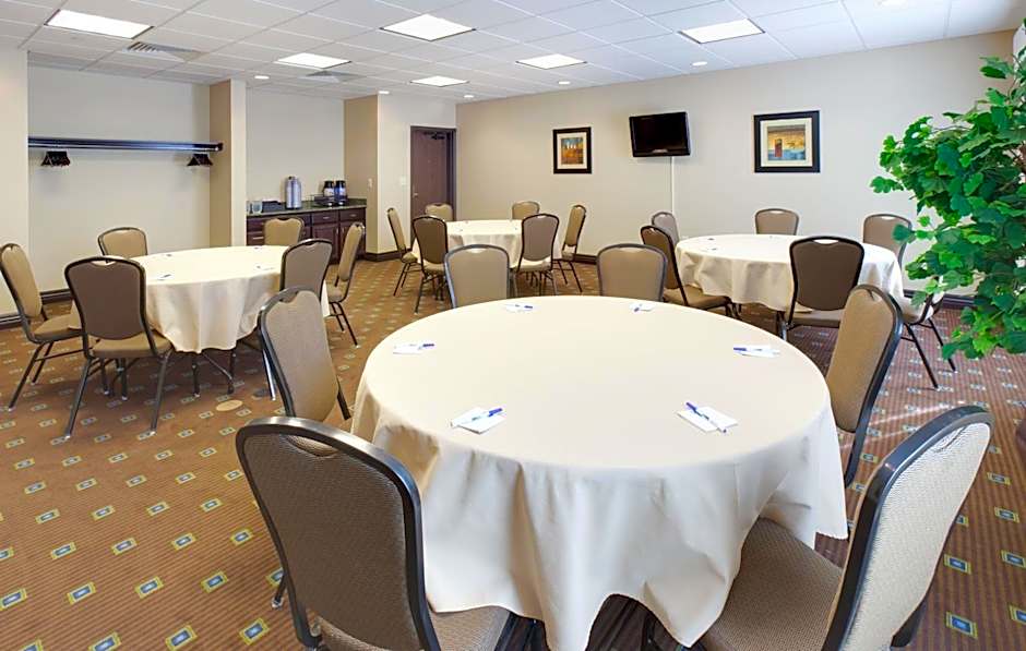 Holiday Inn Express Hotel & Suites Omaha I - 80 By IHG