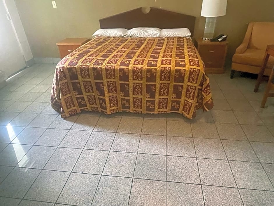 Budgetel Inn and Suites - Louisville