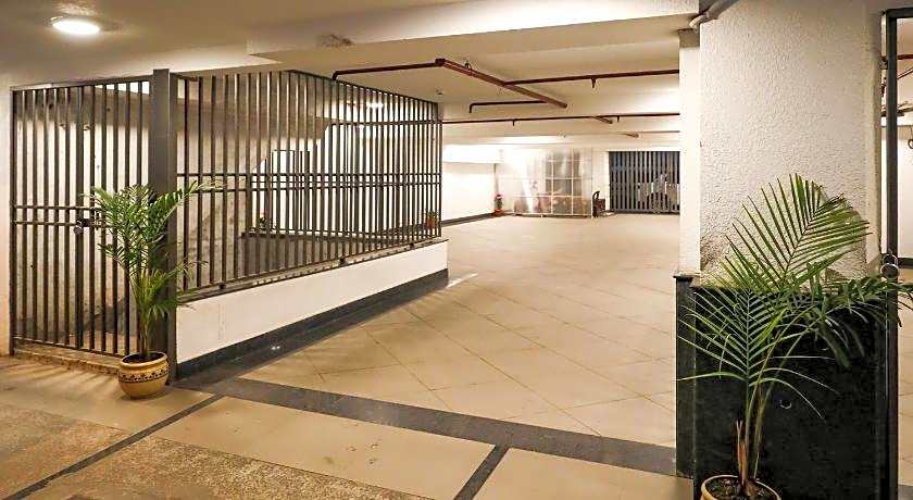 FabHotel La Paz Stay B&B