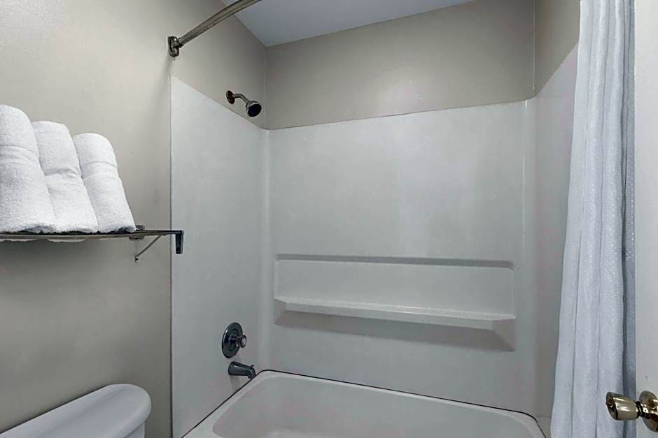 Baymont by Wyndham Richburg/Chester Area