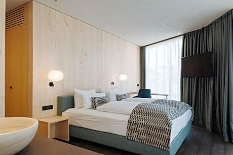 Suite with Hot Tub