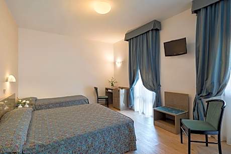 Classic Quadruple Room